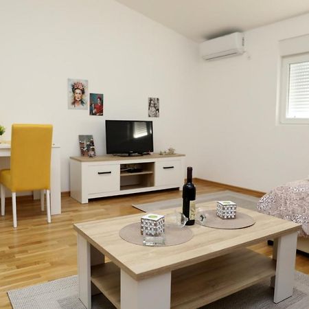 Appartement Apartman Frida à Nikšić Extérieur photo