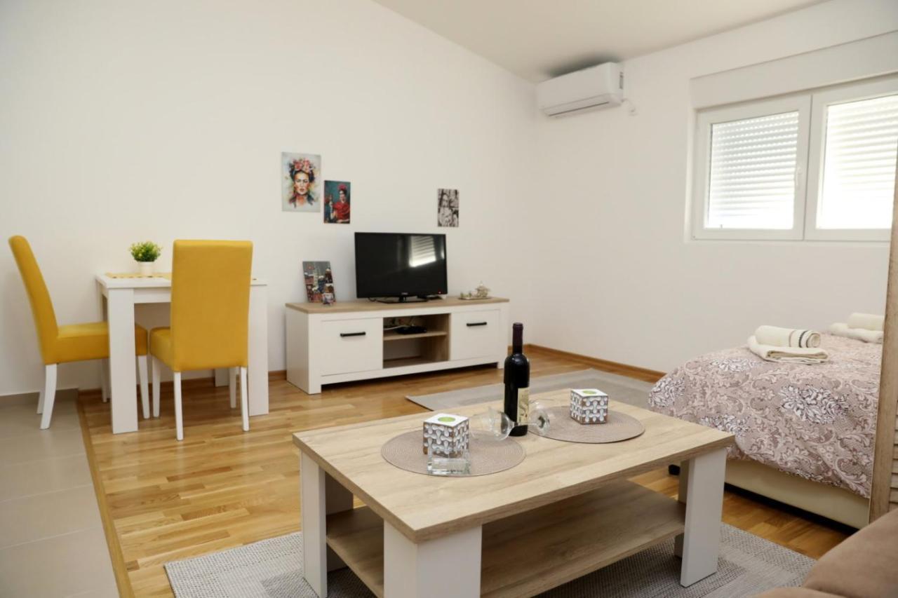 Appartement Apartman Frida à Nikšić Extérieur photo